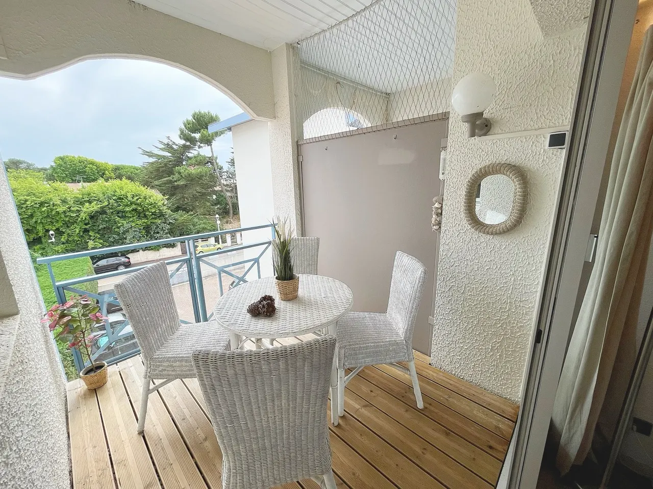 Vue de la terrasse sur les pins