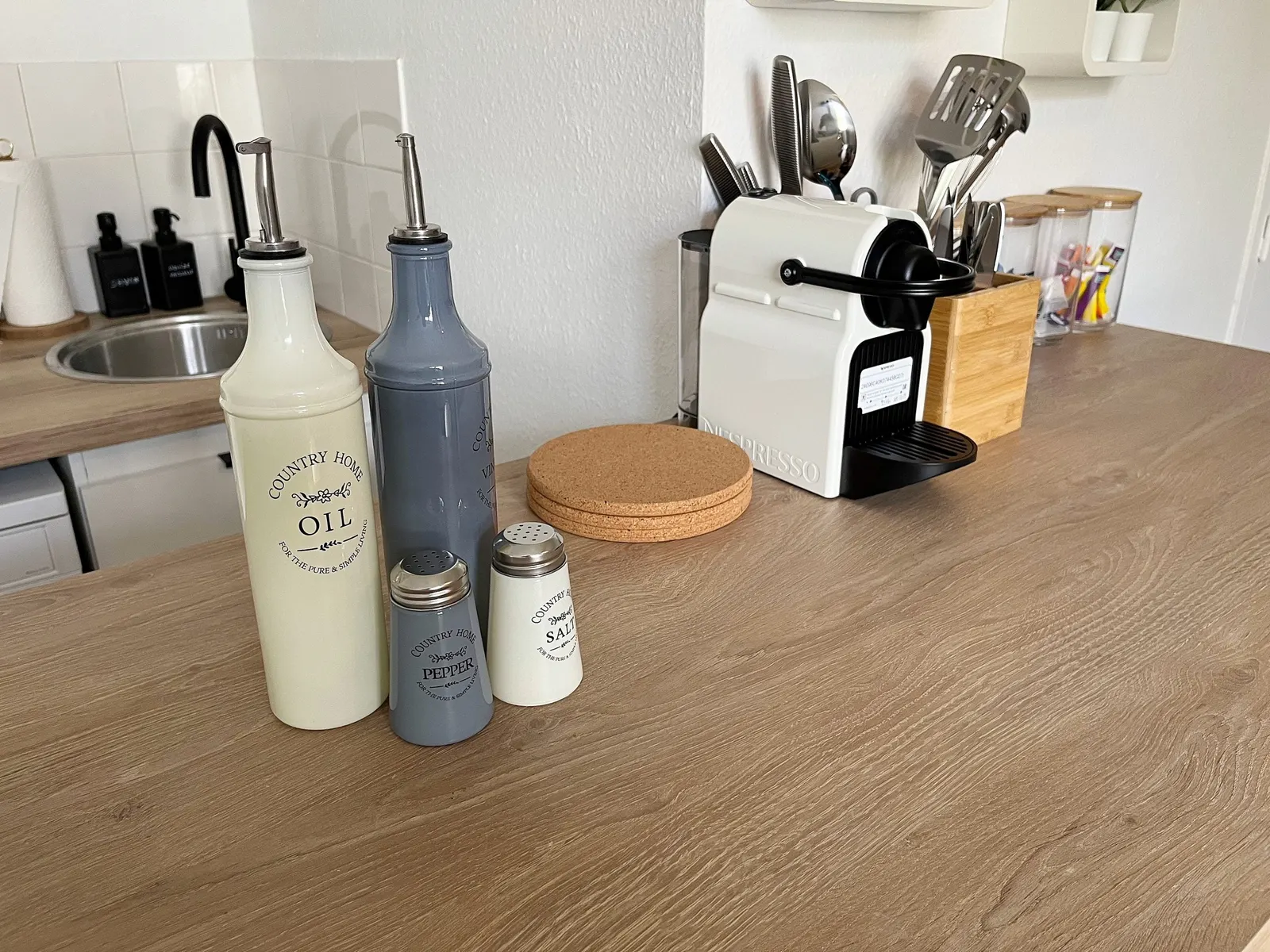Oil, salt, pepper and utensils provided